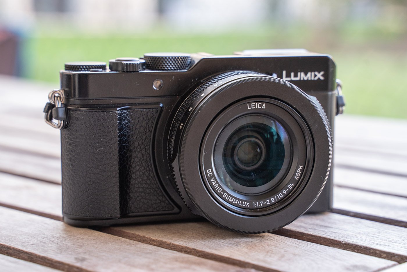 LUMIX DC-LX100 II